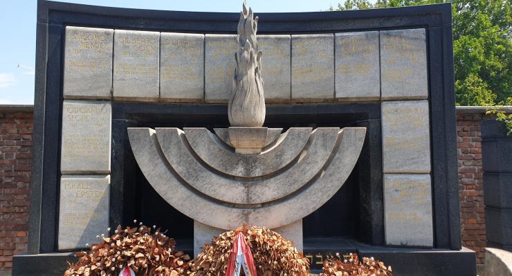 3. 3.	Monumento agli Ebrei caduti durante la guerra 