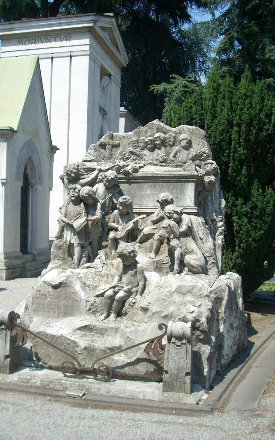 Monumento Merini