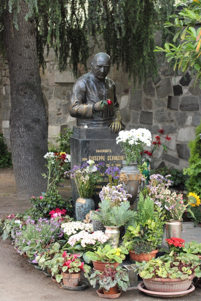 Monumento Don Giuseppe Gervasini 
