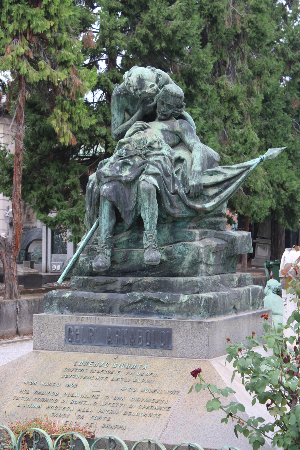 Monumento Lorenzo Sigurtà 