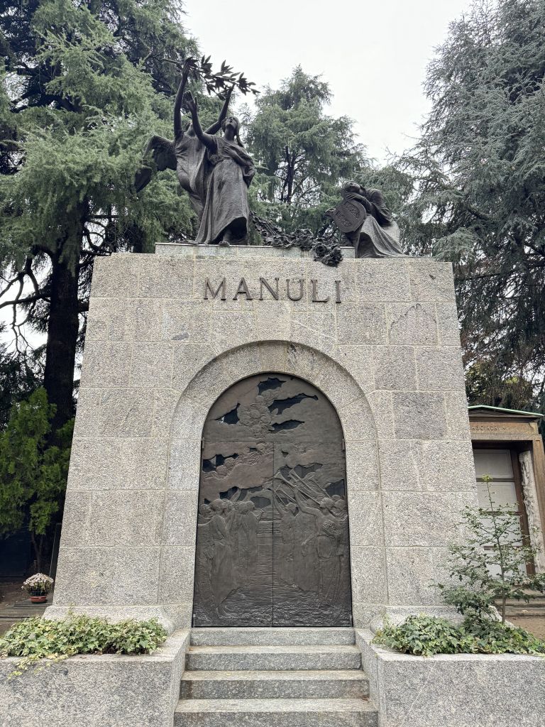 Edicola Manuli 