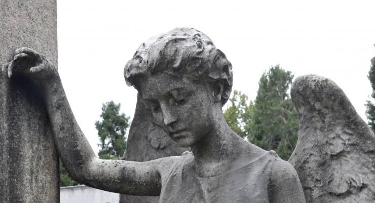 4. Monumento Clara Maffei (particolare)