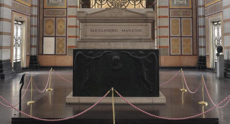 11. Sarcofago di Alessandro Manzoni